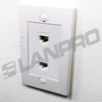 Faceplate Superficial Blanca Orientación Horizontal De 1 Puerto No Incluye Módulos